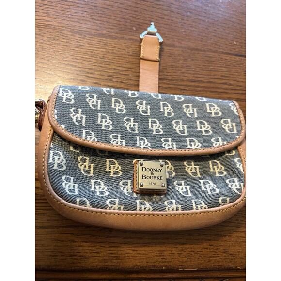 Dooney & Bourke Brown Signature Logo Flap Wristlet Leather Trim Purse Bag - Picture 7 of 9